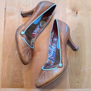 Steve Madden Pleated Tan Leather Heels